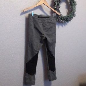 Lululemon crops grey leggings Size 6 crops Lulu